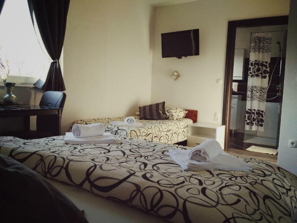 Guest House First Stop Rakovica Exterior foto