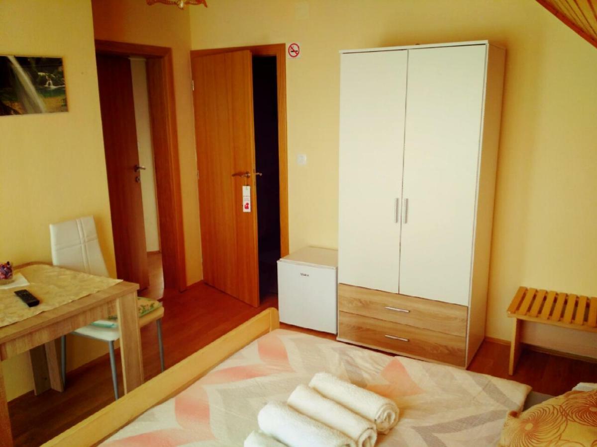 Guest House First Stop Rakovica Exterior foto