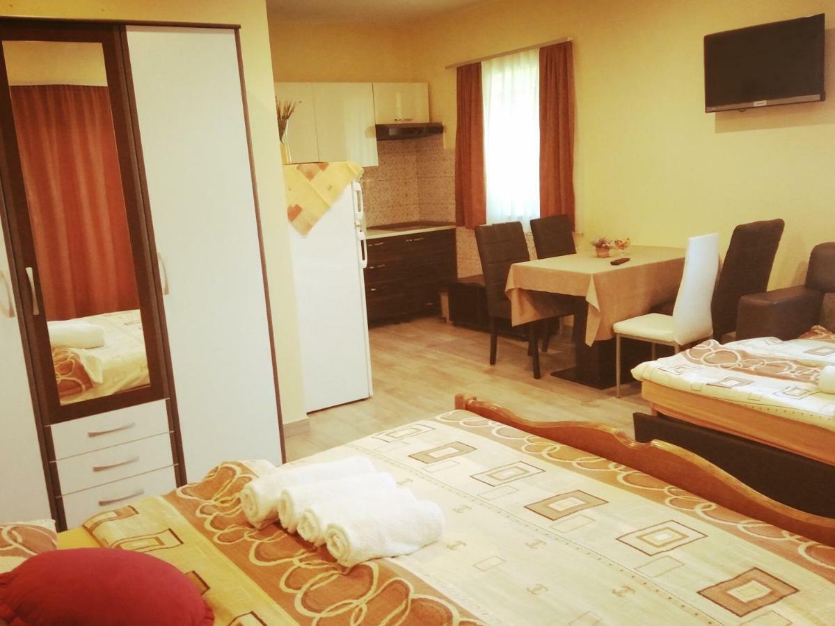 Guest House First Stop Rakovica Exterior foto
