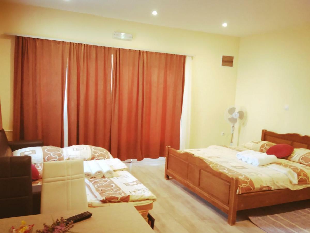 Guest House First Stop Rakovica Exterior foto